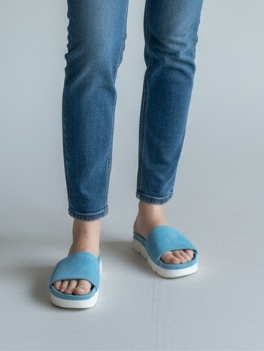 Stuart Weitzman Suede Women's Slide Sandals In Teal Size 7.5